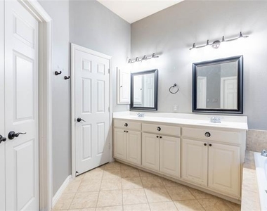 935 Panther Lane - Photo Thumbnail 23