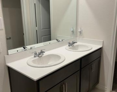 1007 Branding Iron Lane - Photo Thumbnail 6
