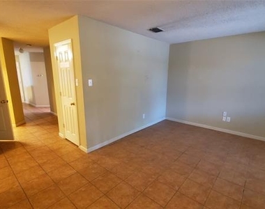 3808 Aloe Drive - Photo Thumbnail 5