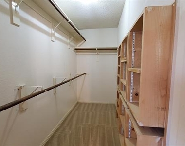 3808 Aloe Drive - Photo Thumbnail 15