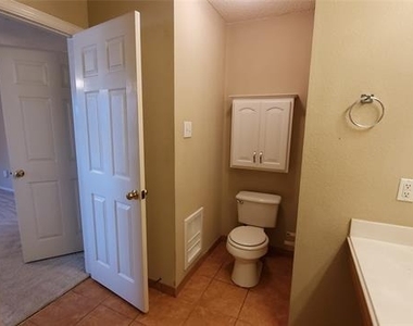 3808 Aloe Drive - Photo Thumbnail 14