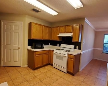 3808 Aloe Drive - Photo Thumbnail 12