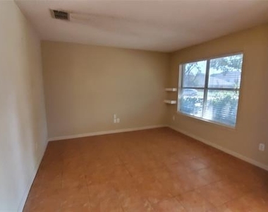 3808 Aloe Drive - Photo Thumbnail 6