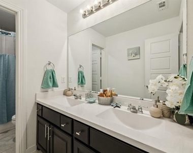 1800 Harrier Lane - Photo Thumbnail 18