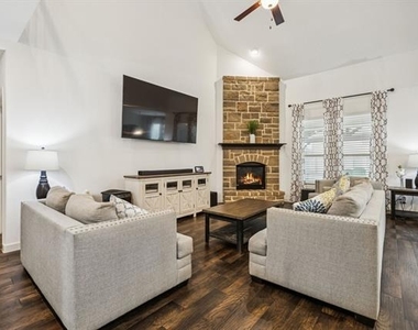 1800 Harrier Lane - Photo Thumbnail 7