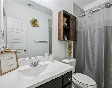1800 Harrier Lane - Photo Thumbnail 13