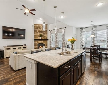 1800 Harrier Lane - Photo Thumbnail 4