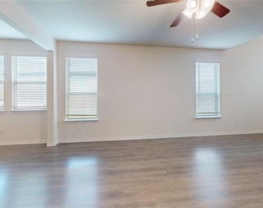 612 Liliana Lane - Photo Thumbnail 2