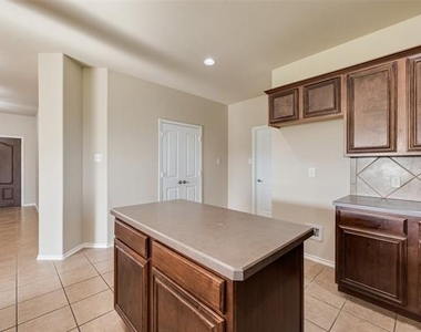 9600 Mystic Dune Drive - Photo Thumbnail 10
