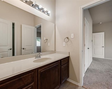 9600 Mystic Dune Drive - Photo Thumbnail 12