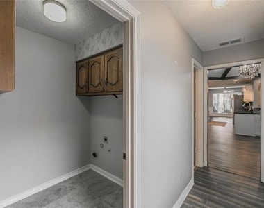 16404 Lauder Lane - Photo Thumbnail 30