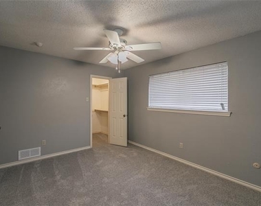 16404 Lauder Lane - Photo Thumbnail 27