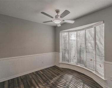 16404 Lauder Lane - Photo Thumbnail 4