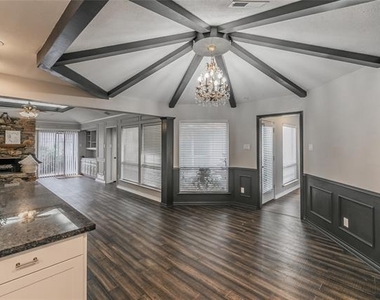 16404 Lauder Lane - Photo Thumbnail 8