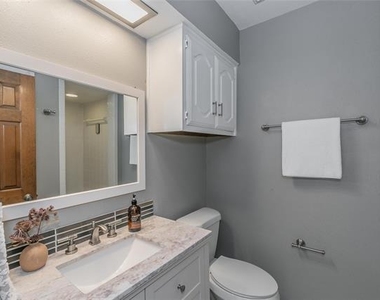 16404 Lauder Lane - Photo Thumbnail 33