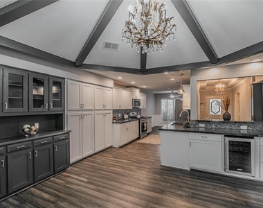 16404 Lauder Lane - Photo Thumbnail 12