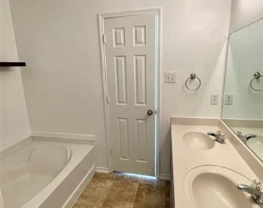 12413 Arbor Lake Road - Photo Thumbnail 11