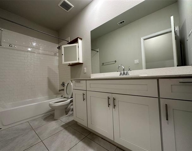 2816 Inn Kitchen Way - Photo Thumbnail 3