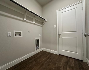 2816 Inn Kitchen Way - Photo Thumbnail 2