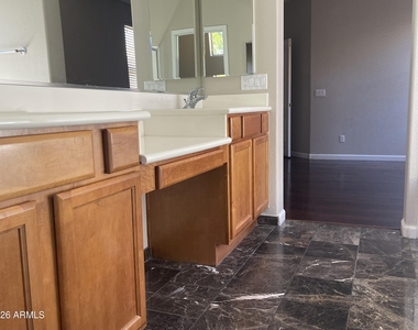 844 S Roca Court Nw - Photo Thumbnail 5