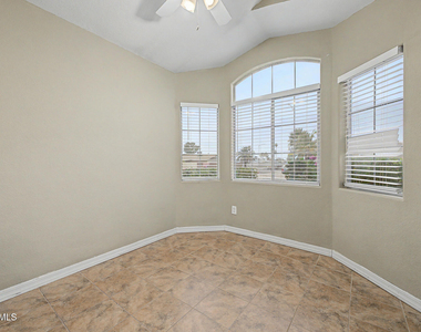 19003 N 12th Drive - Photo Thumbnail 9