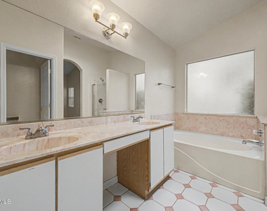 19003 N 12th Drive - Photo Thumbnail 15