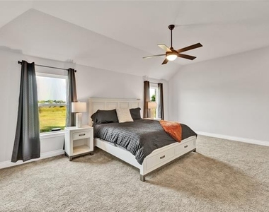1040 Cloudy Court - Photo Thumbnail 12