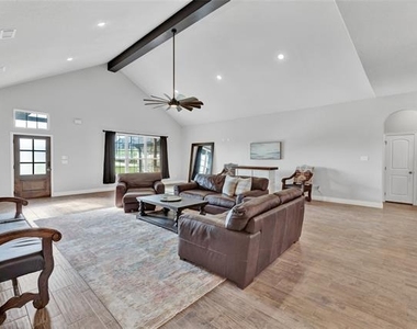 1040 Cloudy Court - Photo Thumbnail 2
