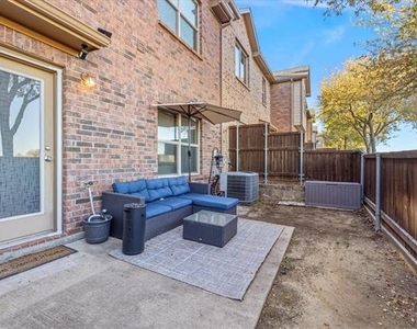 3626 Boxwood Drive - Photo Thumbnail 21