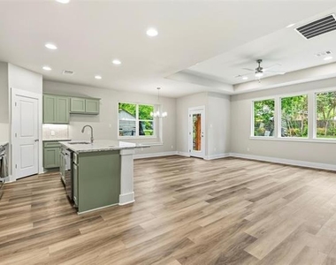 714 E Mcgee Street - Photo Thumbnail 9