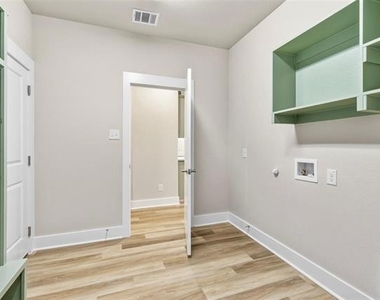714 E Mcgee Street - Photo Thumbnail 20