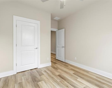 714 E Mcgee Street - Photo Thumbnail 22