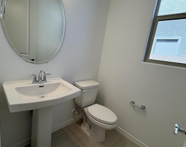 17613 W Georgia Avenue - Photo Thumbnail 6