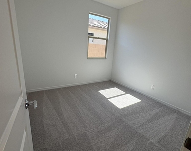 17613 W Georgia Avenue - Photo Thumbnail 31