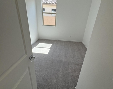 17613 W Georgia Avenue - Photo Thumbnail 29