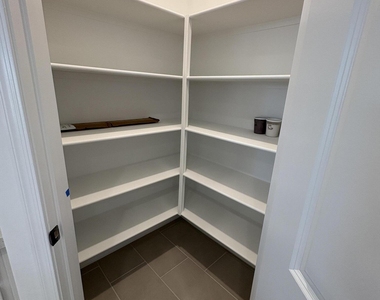 17613 W Georgia Avenue - Photo Thumbnail 13