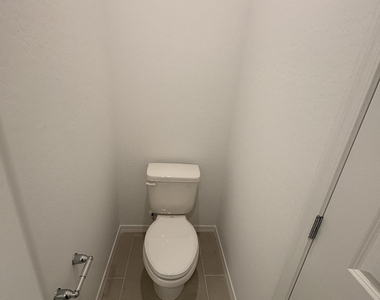 17613 W Georgia Avenue - Photo Thumbnail 36