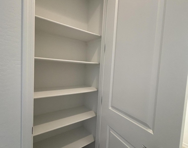 17613 W Georgia Avenue - Photo Thumbnail 8