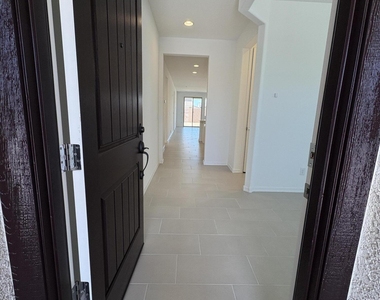17613 W Georgia Avenue - Photo Thumbnail 4