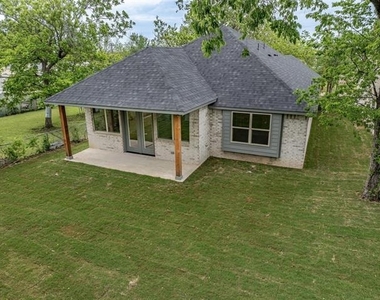 710 E Mcgee Street - Photo Thumbnail 27