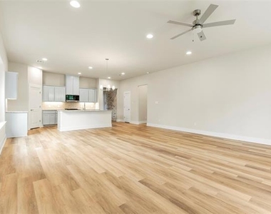 710 E Mcgee Street - Photo Thumbnail 9