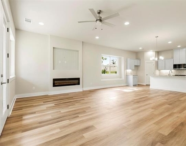 710 E Mcgee Street - Photo Thumbnail 8