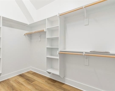 710 E Mcgee Street - Photo Thumbnail 16