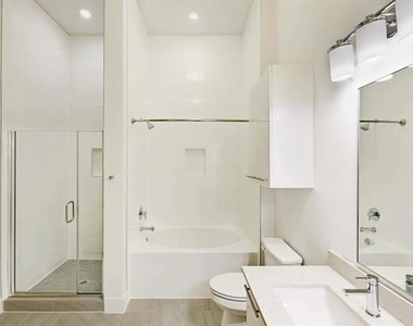 2727 Travis Street - Photo Thumbnail 12