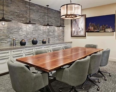 2727 Travis Street - Photo Thumbnail 27