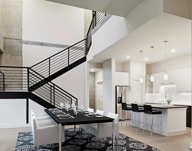 2727 Travis Street - Photo Thumbnail 15