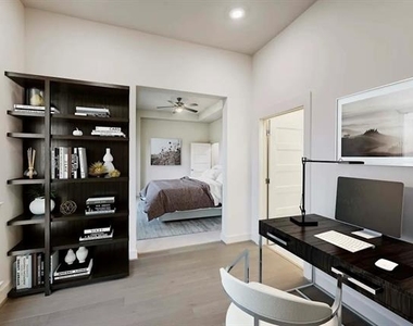 2727 Travis Street - Photo Thumbnail 10