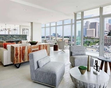 2727 Travis Street - Photo Thumbnail 20