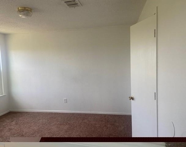 14860 Bell Manor Court - Photo Thumbnail 11