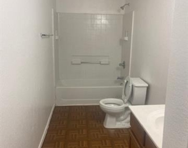14860 Bell Manor Court - Photo Thumbnail 9